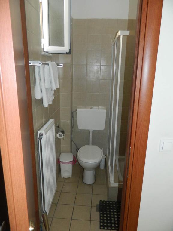 Peridromos Hotel Levádeia Quarto foto